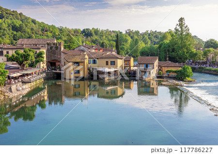 Borghetto sul mincio showing restaurants and waterfalls 117786227