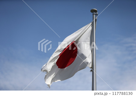 たなびく日の丸の旗 117788130