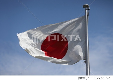 たなびく日の丸の旗 117788292