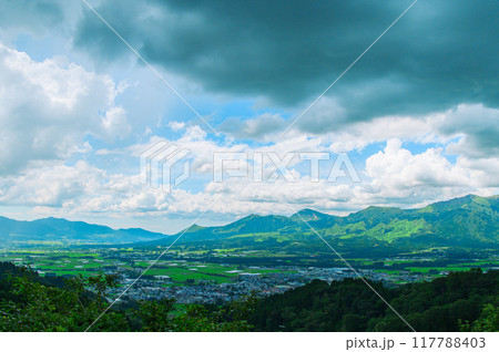 田舎イメージ　阿蘇の田舎風景  117788403