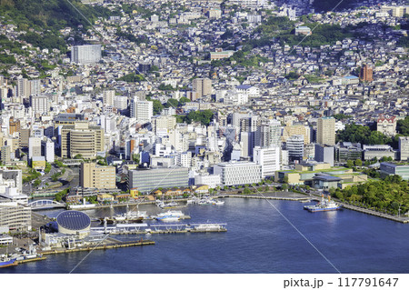 稲佐山から見た長崎の都市風景（長崎県長崎市） 117791647