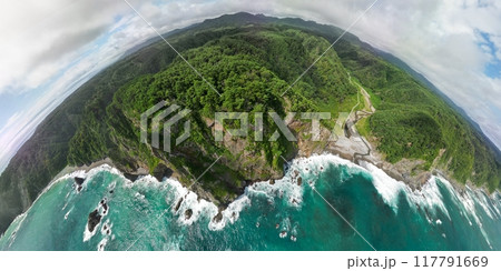 空撮「岩手県」360度カメラで撮影した鵜の巣断崖 空撮「岩手県」360度カメラで撮影した鵜の巣断崖 117791669