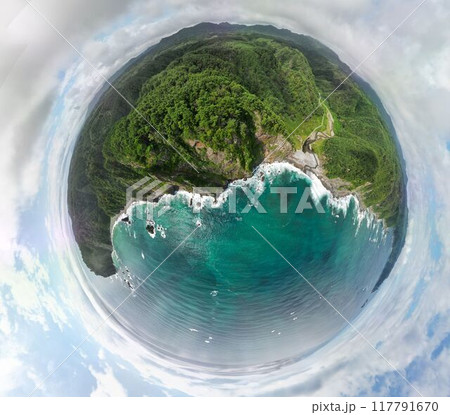 空撮「岩手県」360度カメラで撮影した鵜の巣断崖　 117791670