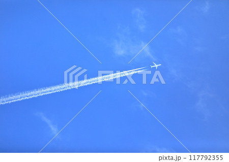 飛行機雲　イメージ 117792355