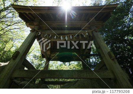 鳥取　四季の散歩　春　三徳山 117793208