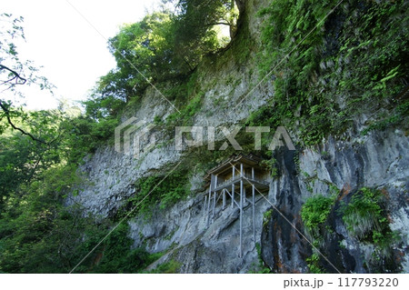 鳥取　四季の散歩　春　三徳山 117793220