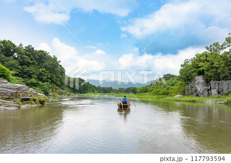 埼玉県秩父郡長瀞町 長瀞ライン下り(増水時) 埼玉県秩父郡長瀞町 長瀞ライン下り(増水時) 117793594