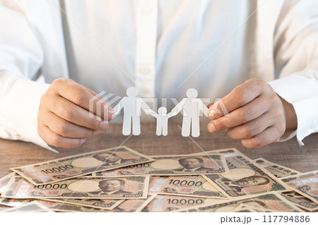 新壱万円札イメージ　家族 117794886