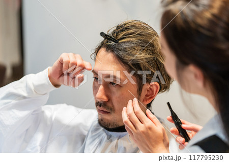 beauty parlor 117795230