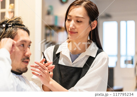 beauty parlor 117795234