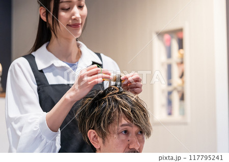 beauty parlor 117795241