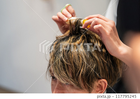 beauty parlor 117795245