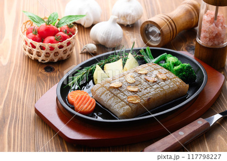 とってもヘルシー 蒟蒻ステーキ 117798227