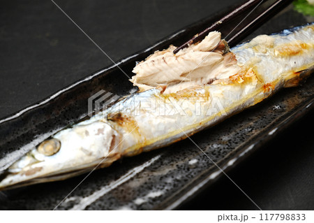 美味しいサンマの塩焼き 117798833
