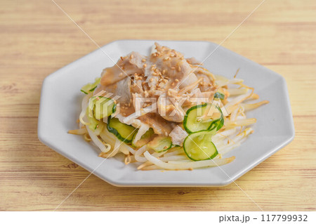 豚肉の冷製しゃぶしゃぶ胡麻ソース 豚肉の冷製しゃぶしゃぶ胡麻ソース 117799932