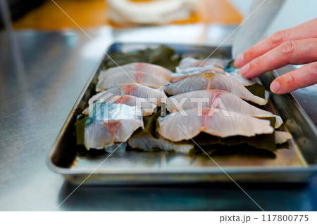 サワラの昆布締め 117800775