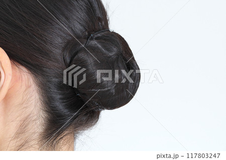 お団子とシニヨンネット お団子とシニヨンネット 117803247