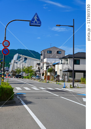 能登半島地震　倒壊したビル　山形屋小路　輪島市 117803530