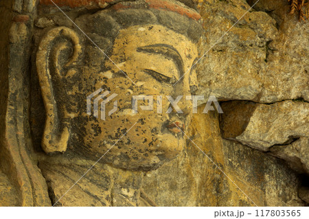 臼杵石仏の大日如来像 117803565