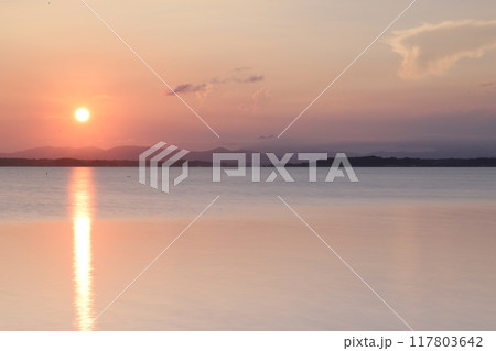 筑波山夕日 117803642