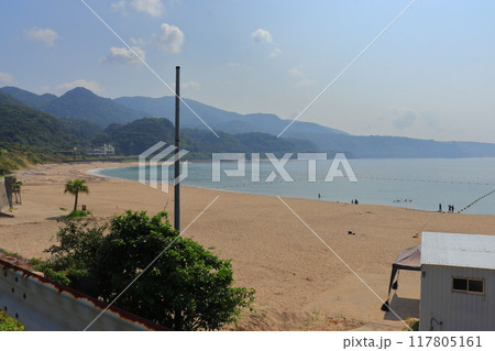 遊泳区域を整備したタグリ岬海水浴場のビーチ（鹿児島県志布志市） 117805161