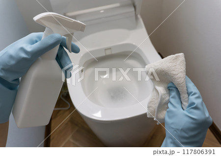トイレ掃除 トイレ掃除 117806391