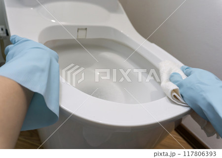 トイレ掃除 117806393