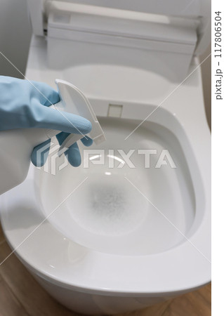 トイレ掃除 117806504
