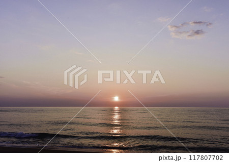 内灘海岸の夕焼け 内灘海岸の夕焼け 117807702