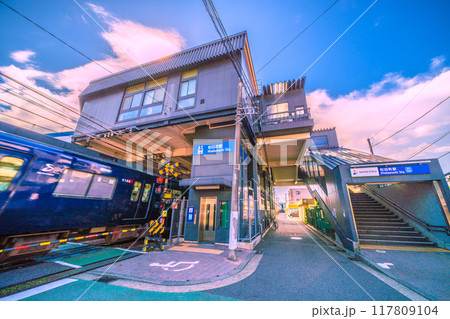 日本の横浜都市景観 8月。SOTETSU 和田町駅や電車などを望む=令和6年8月24日 日本の横浜都市景観 8月。SOTETSU 和田町駅や電車などを望む=令和6年8月24日 117809104