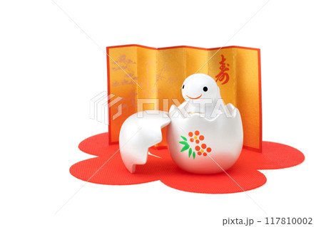 巳年 年賀素材 紅梅の上で殻を破り誕生した銀巳 巳年 年賀素材 紅梅の上で殻を破り誕生した銀巳 117810002