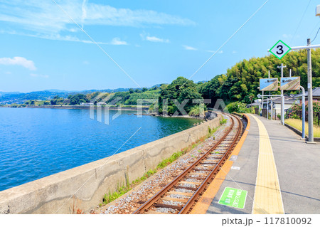 夏の千綿駅　長崎県東彼杵郡 117810092