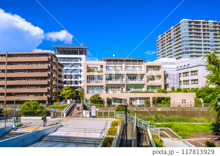 日本の横浜都市景観 8月。SOTETSU 星川駅前などを望む。奥に横浜市消防局=令和6年8月24日 日本の横浜都市景観 8月。SOTETSU 星川駅前などを望む。奥に横浜市消防局=令和6年8月24日 117813929
