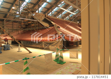 復元中の首里城正殿 117814451