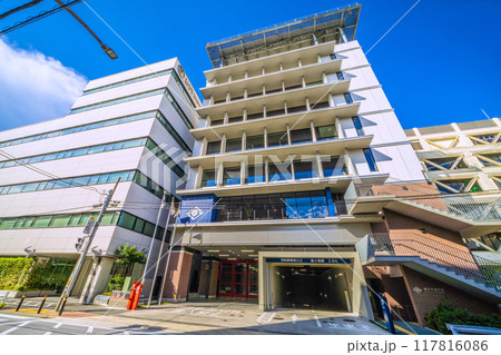 日本の横浜都市景観　8月。SOTETSU　星川駅前の横浜市消防局などを望む＝令和6年8月24日 117816086