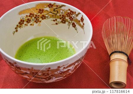 日本の茶道　茶碗と茶筅　 117816614