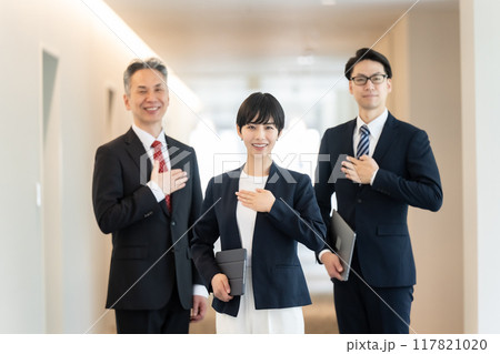 ビジネス　男女　ポートレート　お任せ 117821020