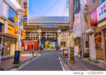 日本の横浜都市景観 8月。SOTETSU 天王町駅 東口 (北方面)などを望む=令和6年8月24日 日本の横浜都市景観 8月。SOTETSU 天王町駅 東口 (北方面)などを望む=令和6年8月24日 117822432