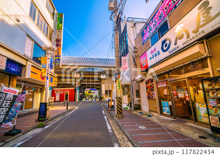日本の横浜都市景観 8月。SOTETSU 天王町駅 東口 (北方面)などを望む=令和6年8月24日 日本の横浜都市景観 8月。SOTETSU 天王町駅 東口 (北方面)などを望む=令和6年8月24日 117822434