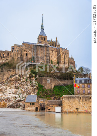 フランス　モン・サン・ミッシェル　ラ・ヴァンセ門（入場門） 117828305