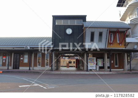 くま川鉄道のあさぎり駅（熊本県あさぎり町） 117828582