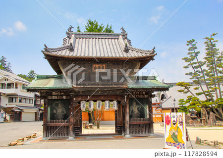 宮島の大願寺山門 宮島の大願寺山門 117828594