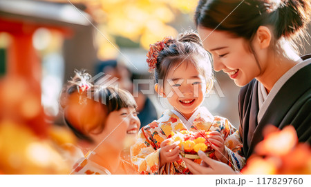 七五三を祝う親子 - 日本の伝統行事を楽しむ家族の幸せな瞬間 七五三を祝う親子 - 日本の伝統行事を楽しむ家族の幸せな瞬間 117829760