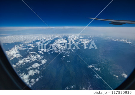 飛行機から見た風景 117830939