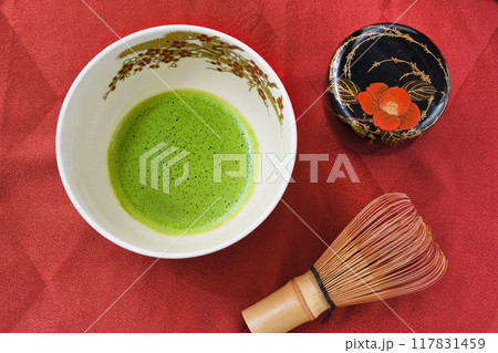 日本の茶道 茶碗と茶筅と棗 日本の茶道 茶碗と茶筅と棗 117831459