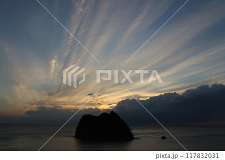 美しい海岸の夕焼け 美しい海岸の夕焼け 117832031