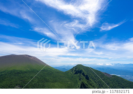 【山素材】夏のトーミの頭から見る浅間山【長野県】 【山素材】夏のトーミの頭から見る浅間山【長野県】 117832171