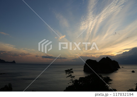 美しい海岸の夕焼け 美しい海岸の夕焼け 117832194