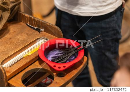 beauty parlor 117832472