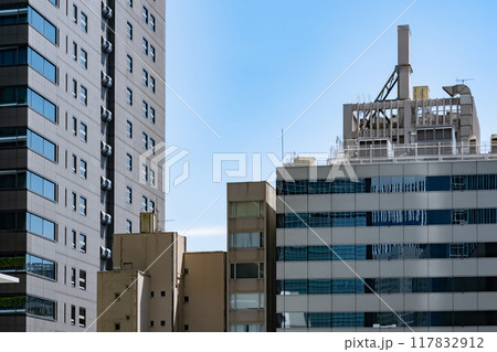 東京虎ノ門のビル街の風景 117832912